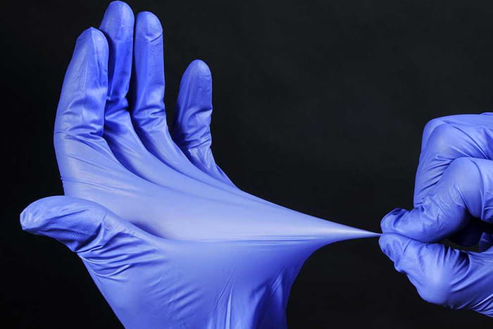 Diferențele dintre mănușile din nitril și mănușile din latex